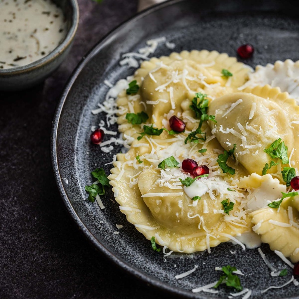 gefu-28490-ravioli-pasta-mold-round-silv-5.jpg