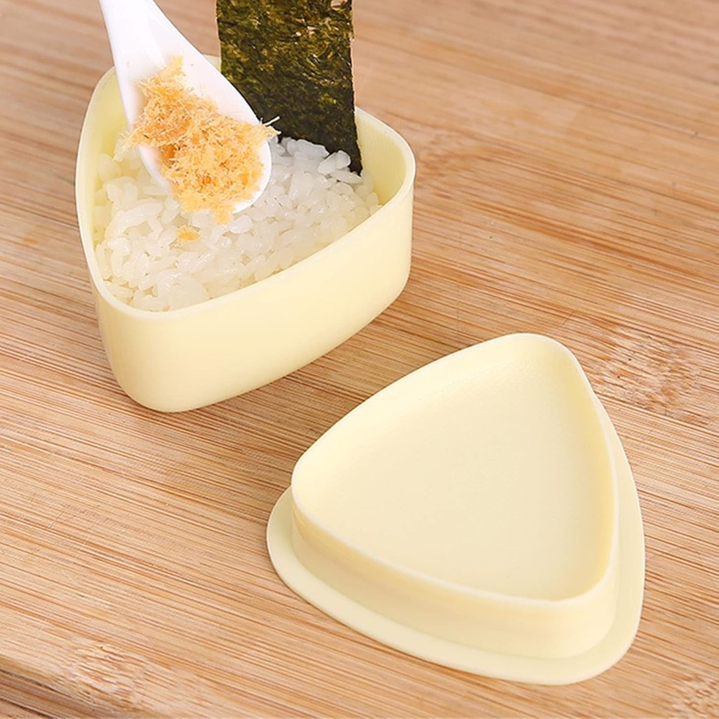 onigiri-mold-triangle-3-pieces-musubi-pr-5.jpg